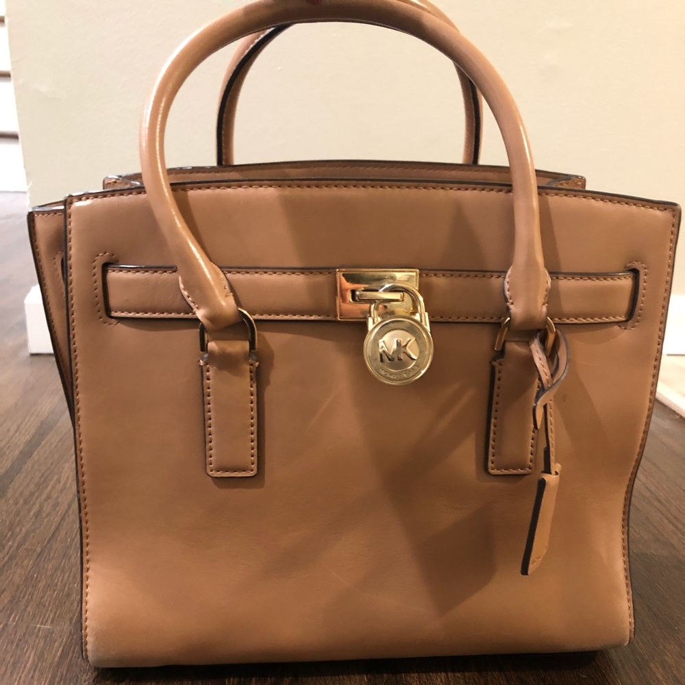 Michael Kors Hamilton in Camel Color 💕
